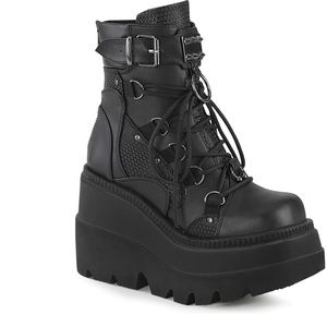 Demonia platform boots!